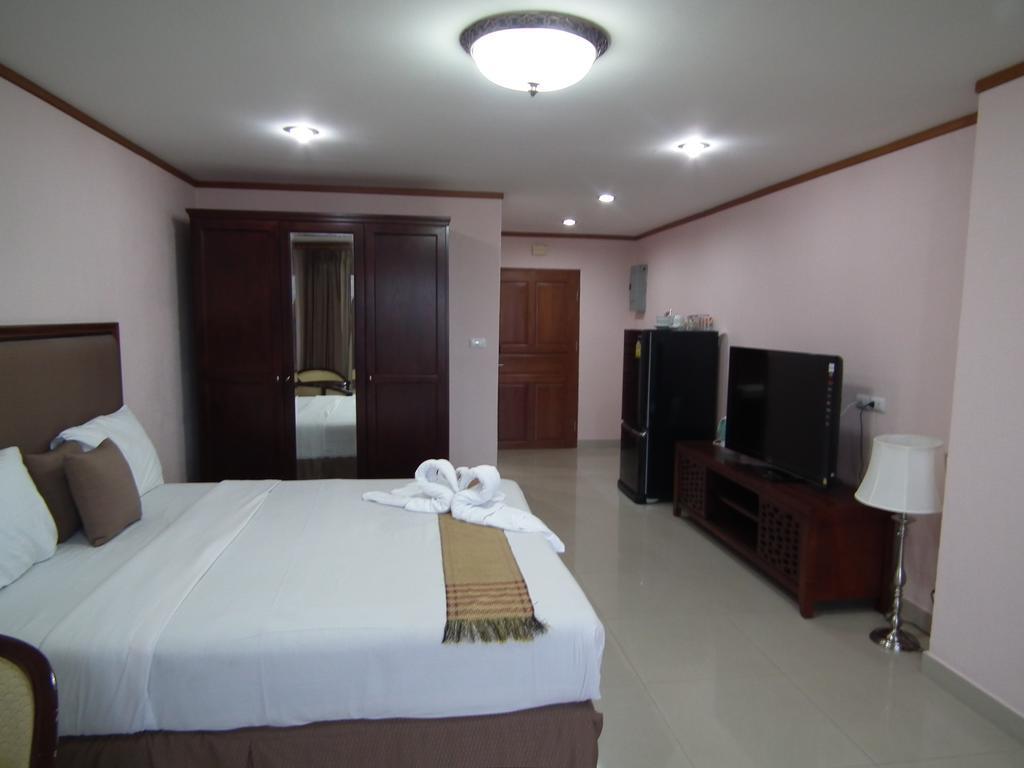 Abricole At Pattaya Hill Apartment Exterior photo
