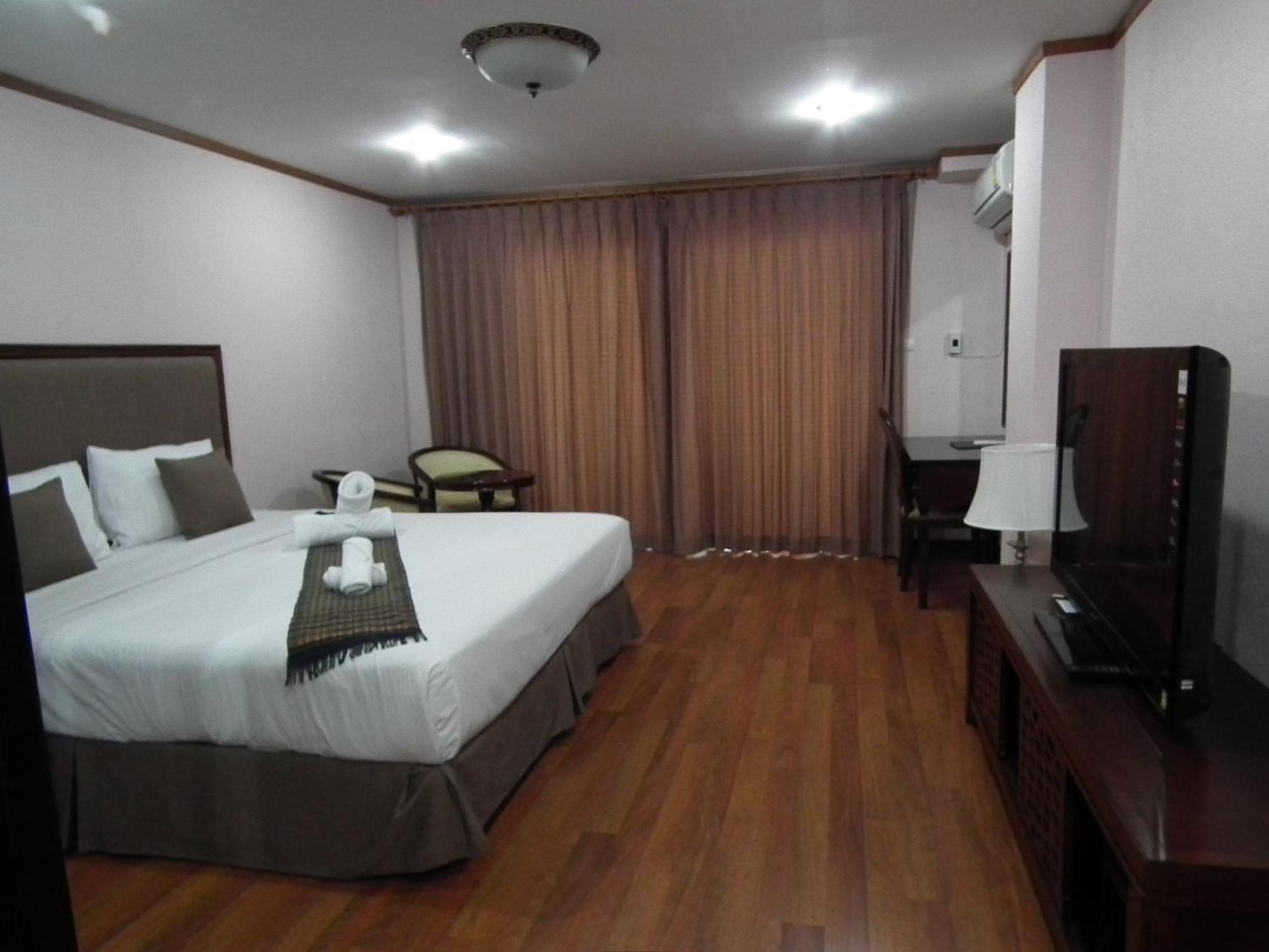 Abricole At Pattaya Hill Apartment Exterior photo