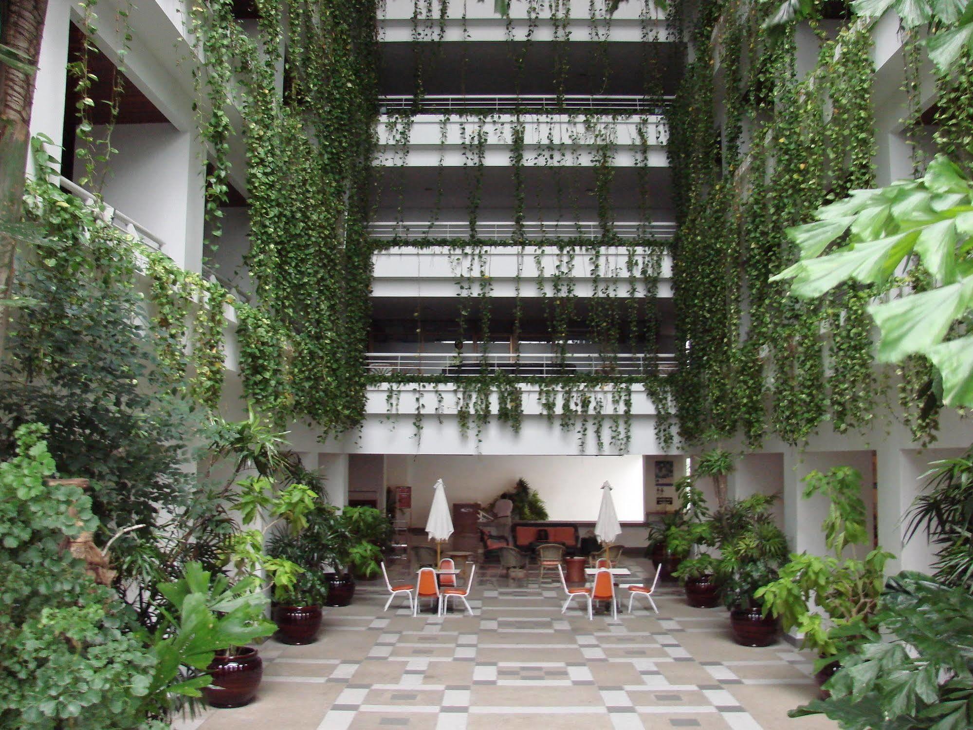 Abricole At Pattaya Hill Apartment Exterior photo